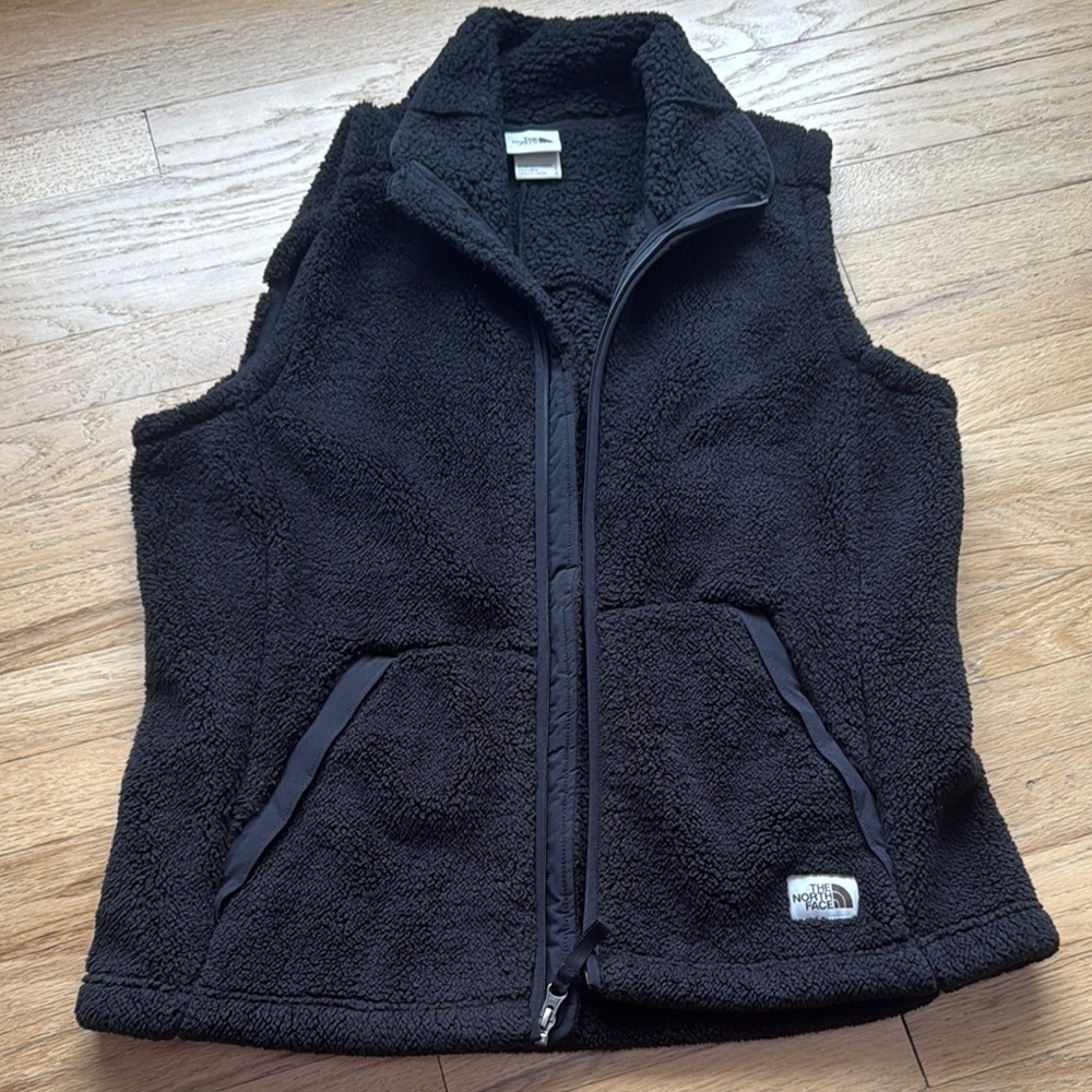 The North Face Women’s Black Fleece Vest